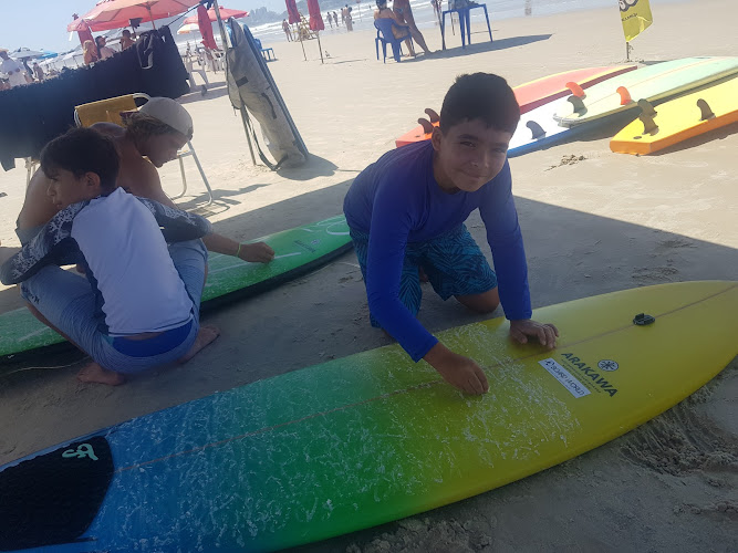 Curvão Surf School foto 1