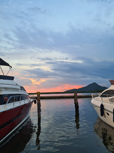 Tropical Marina Boating foto 1